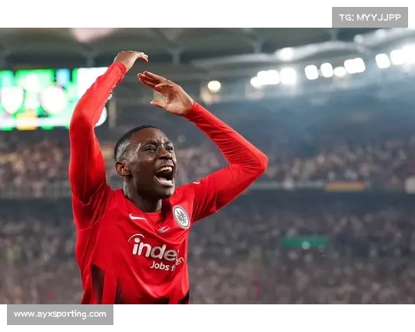 法兰克福队医私下为对手球员治疗遭俱乐部开除，职业伦理引争议